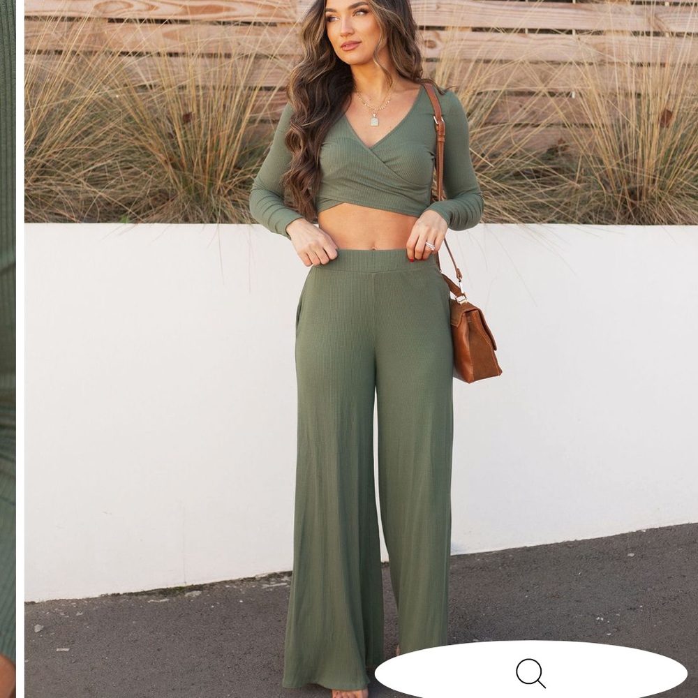 Vici Two piece set size large NEW